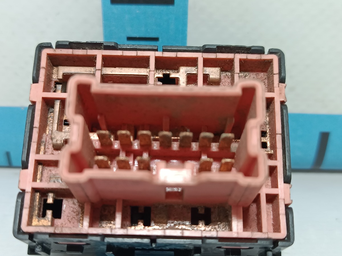 Переключатель регулировки зеркал FX35 2003 S50 VQ35DE Переключатель регулировки зеркал FX35 2003 S50 VQ35DE