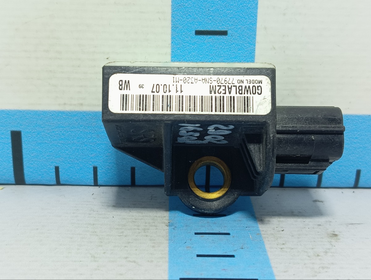 Датчик Air Bag Civic 2008 FD R18A1