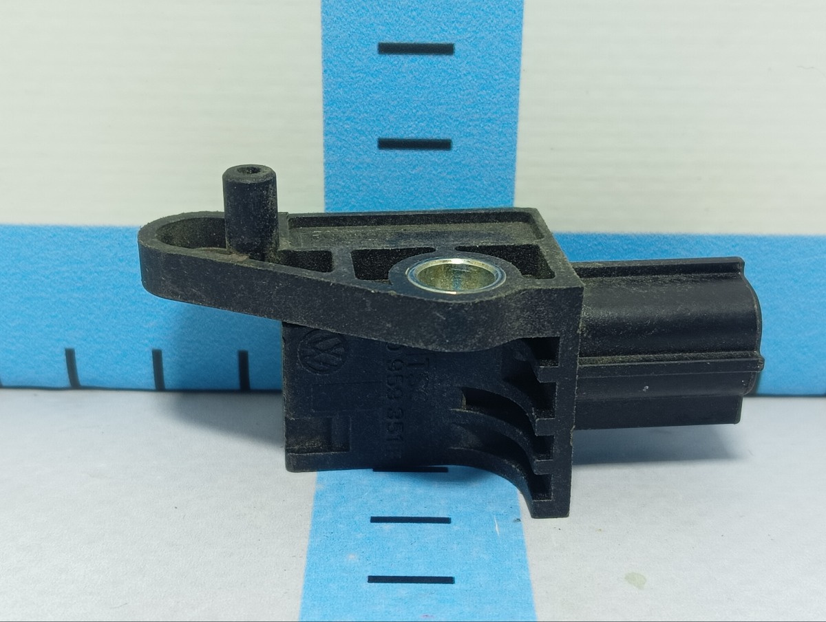 Датчик Air Bag задний Volkswagen Passat 362 CDAB Датчик Air Bag задний Volkswagen Passat 362 CDAB