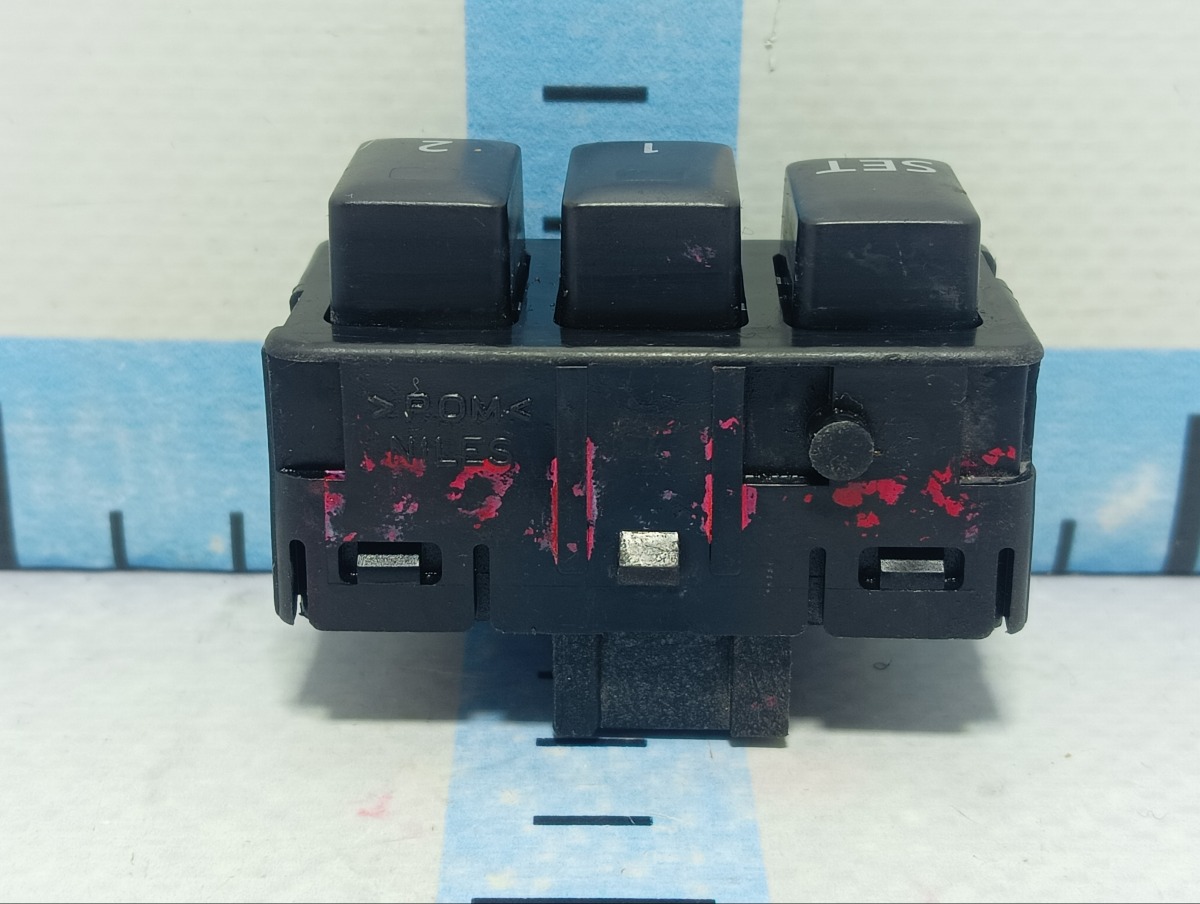 Кнопка FX35 2009 S51 VQ35HR Кнопка FX35 2009 S51 VQ35HR
