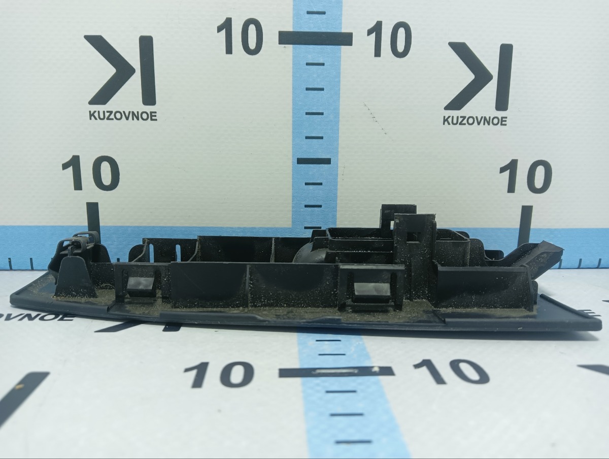 Накладка кнопок стеклоподъемника задняя правая FX35 2003 S50 VQ35DE