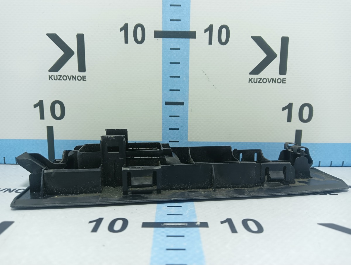Накладка кнопок стеклоподъемника задняя правая FX35 2003 S50 VQ35DE