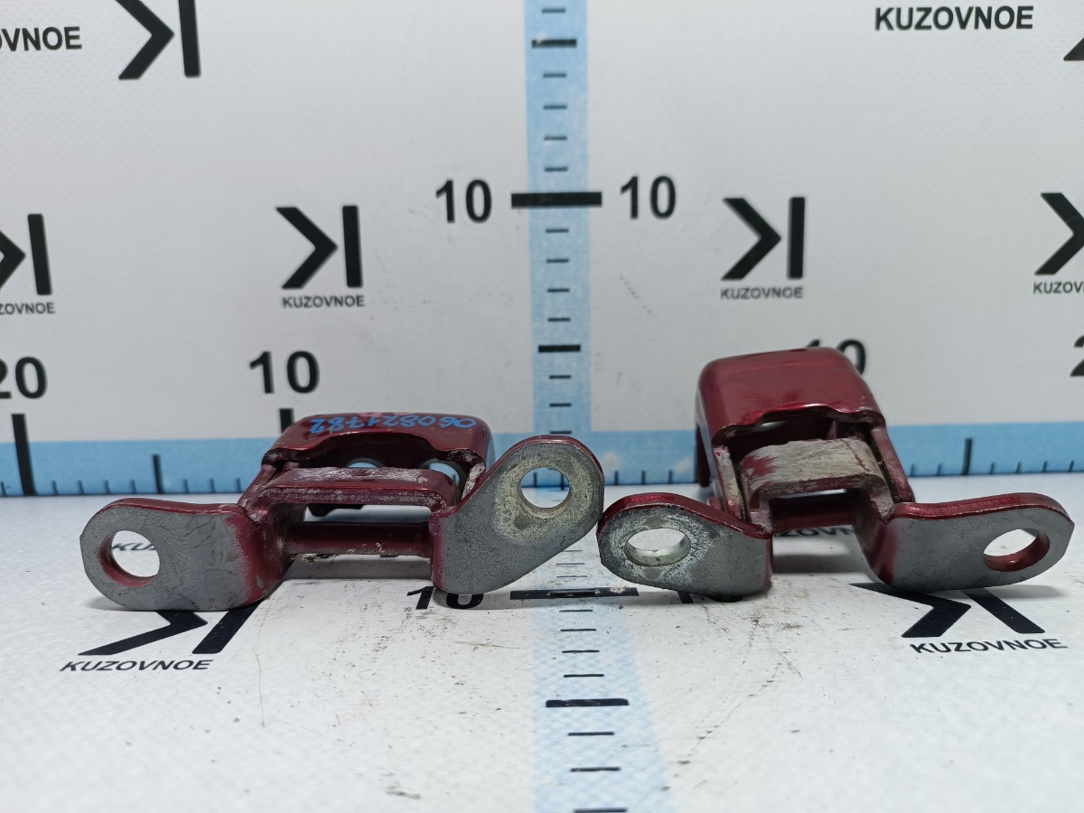 Петля двери задняя правая Civic 2008 FD R18A1 Петля двери задняя правая Civic 2008 FD R18A1
