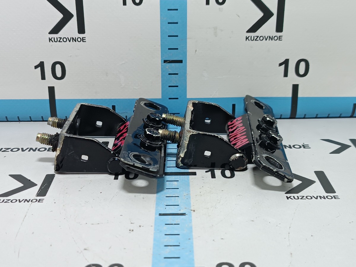 Петля крышки багажника Infiniti FX35 S50 VQ35DE Петля крышки багажника Infiniti FX35 S50 VQ35DE