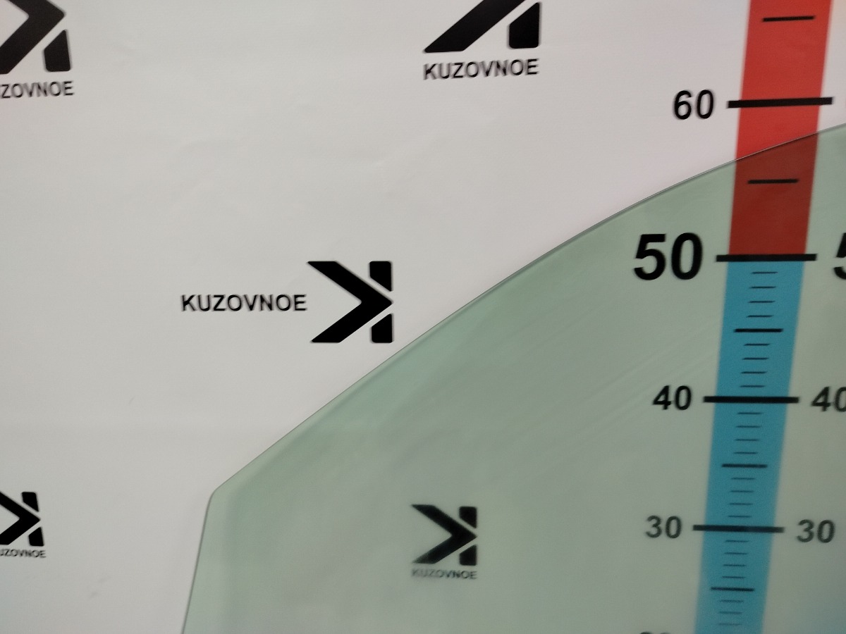 Стекло двери переднее правое FX35 2003 S50 VQ35DE Стекло двери переднее правое FX35 2003 S50 VQ35DE