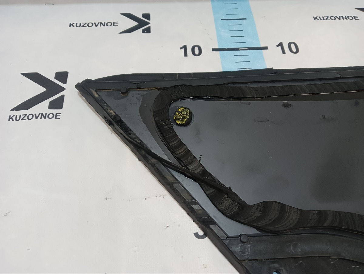 Форточка кузова задняя правая J7 2024 T1EJ Форточка кузова задняя правая J7 2024 T1EJ