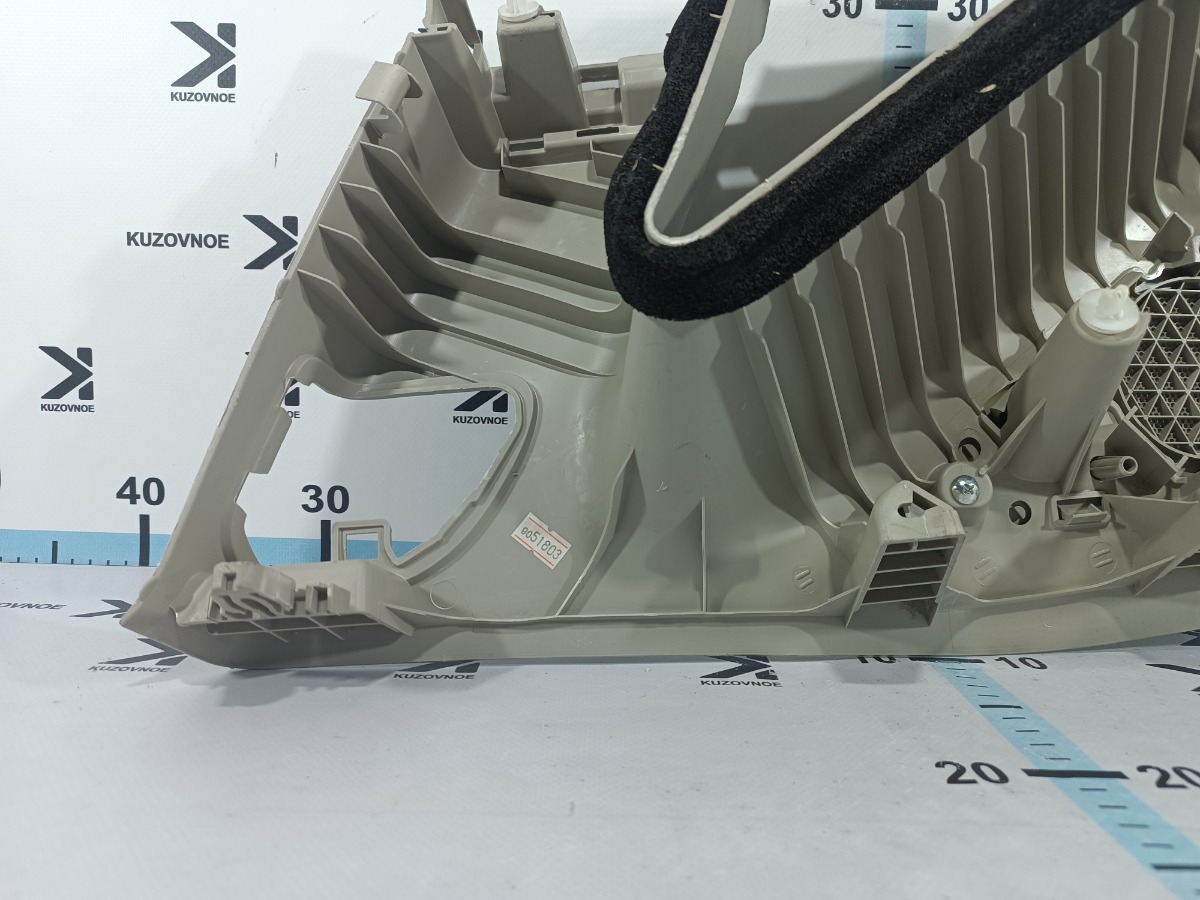 Обшивка стойки задняя правая FX35 2009 S51 VQ35HR