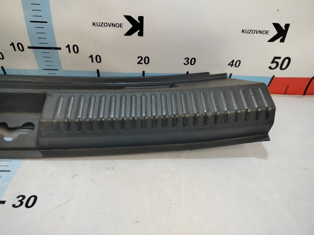 Накладка замка багажника Volkswagen Polo Mk5 CFNA