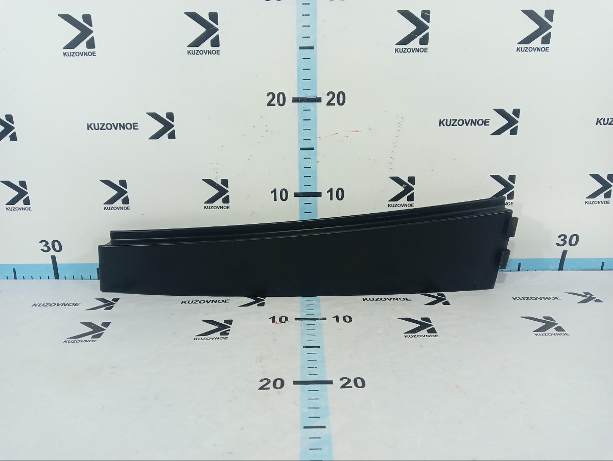Накладка двери задняя правая Volkswagen Passat 2006 3C2 BLY 3C4837902B Б/У