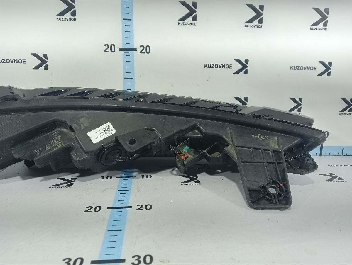 Дневной ходовой огонь левый C5 2024 T19C Дневной ходовой огонь левый C5 2024 T19C