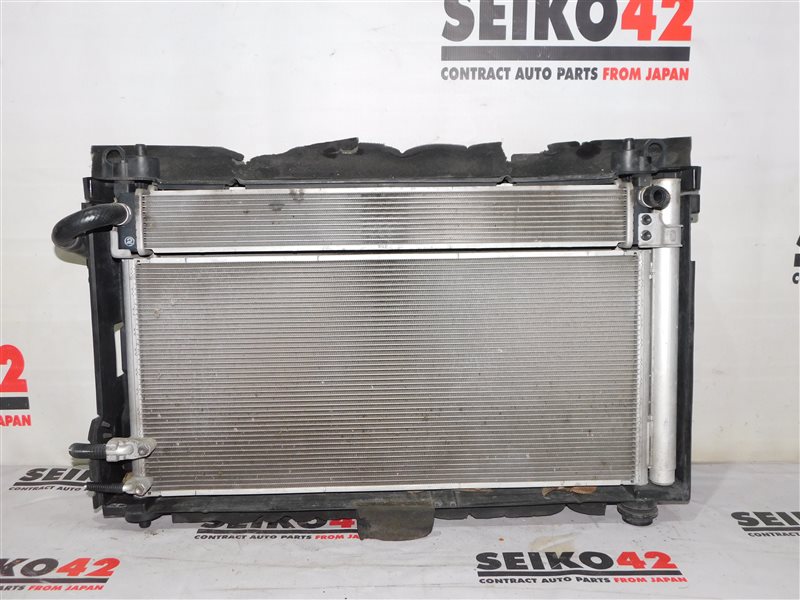 Радиатор охлаждения двигателя Toyota Prius ZVW30 2ZR-FXE (б/у)