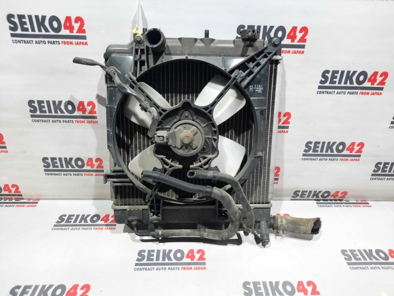 Радиатор охлаждения двигателя Mazda Demio DW3W B3 2 модель (б/у)
