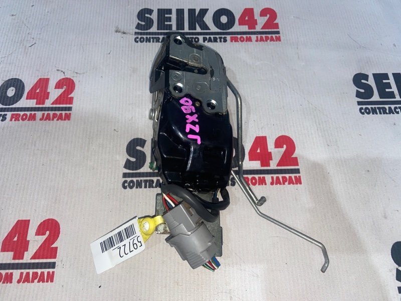 Замок двери Toyota Chaser JZX90 1JZ-GE передний правый (б/у)