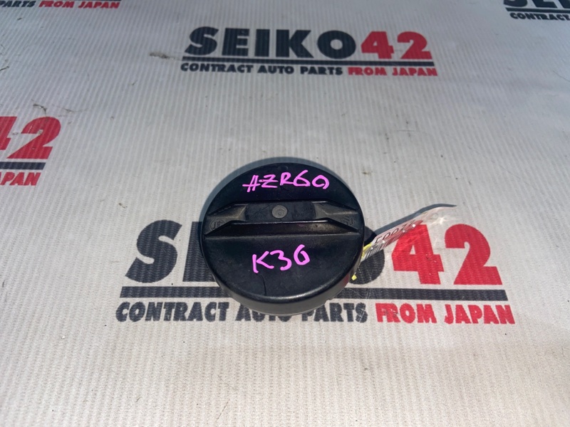 Пробка бензобака Toyota Noah AZR60 1AZ-FSE (б/у)