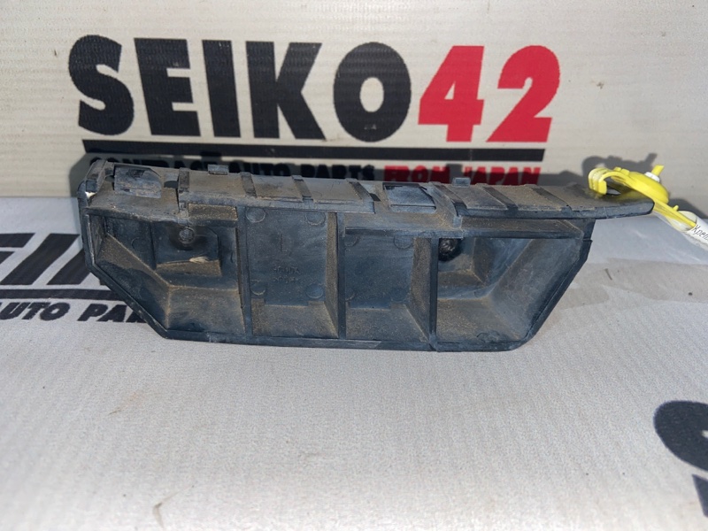 Крепление бампера Honda Fit GD1 L13A переднее левое (б/у)