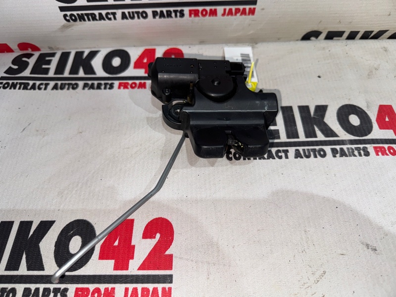 Замок багажника Toyota Allion NZT240 1NZ-FE задний (б/у)