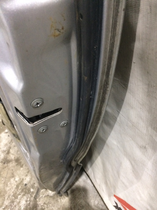 Уплотнительная резинка дверей Toyota Granvia KCH16 передняя правая (б/у)