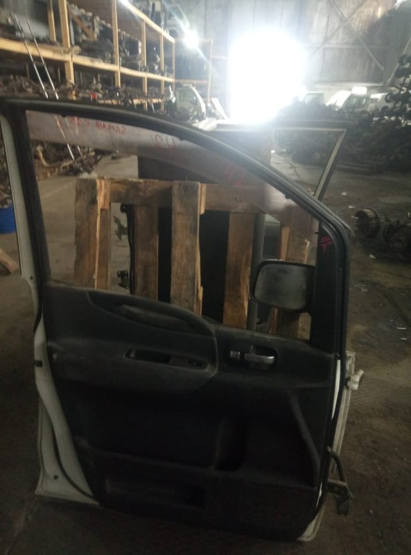 Уплотнительная резинка на стекло двери Nissan Serena C25 MR20 передняя левая (б/у)