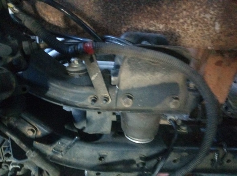 Амортизатор кабины Nissan Diesel CD48G GE13 задний (б/у)