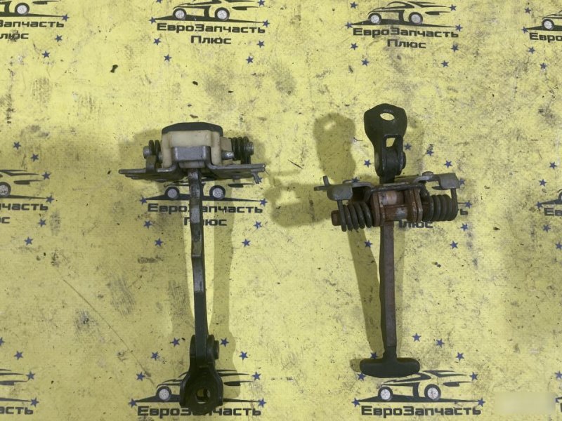Ограничитель двери Renault Megane 3 804310007R контрактная