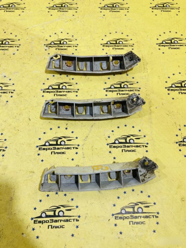 Запчасть кронштейн бампера передний Ford Focus 3 BM51-17D959 контрактная Кронштейн бампера передний Ford Focus 3 BM51-17D959 контрактная