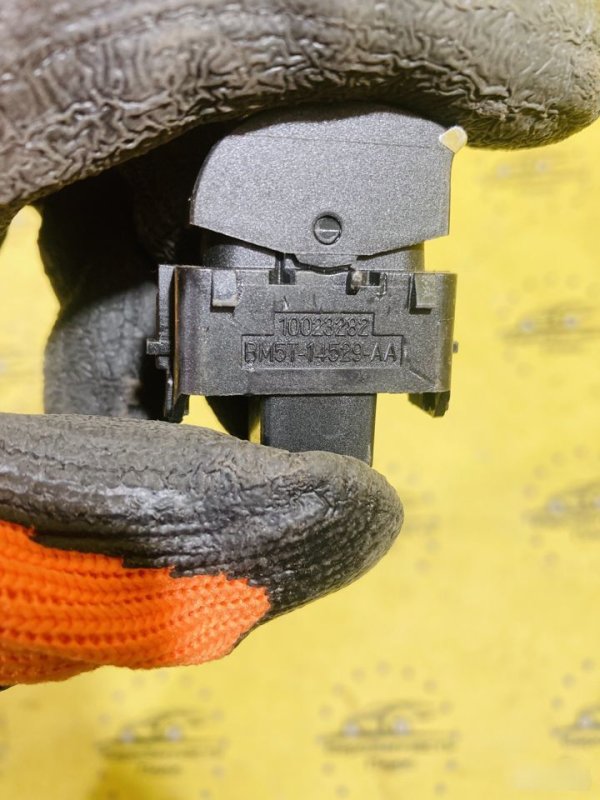 Кнопка стеклоподъемника Focus 3