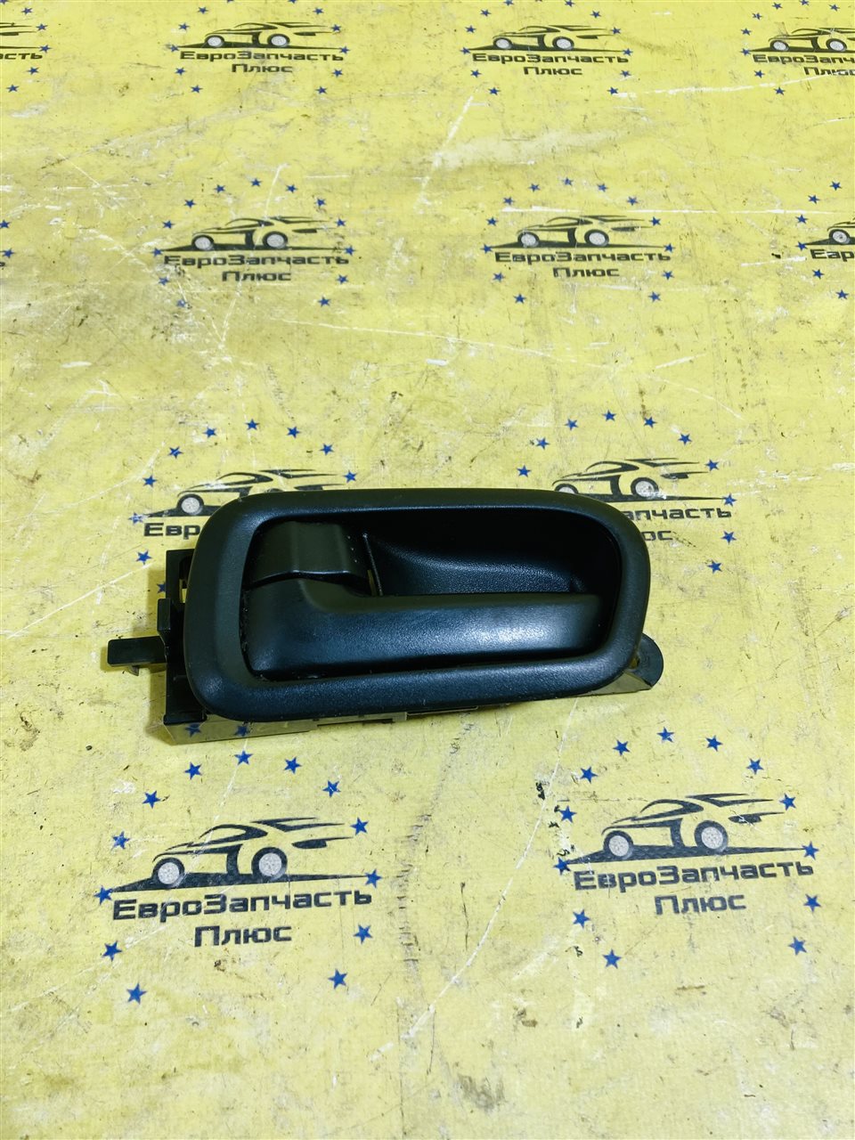 Ручка двери внутренняя передняя левая Suzuki Grand Vitara 3D 8313065J10 контрактная