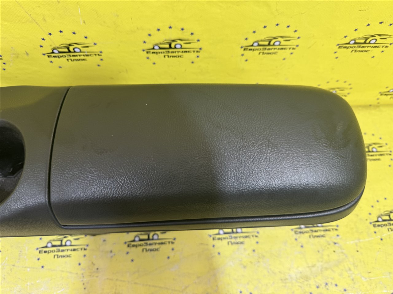 Центральный подлокотник Celica 7 T230