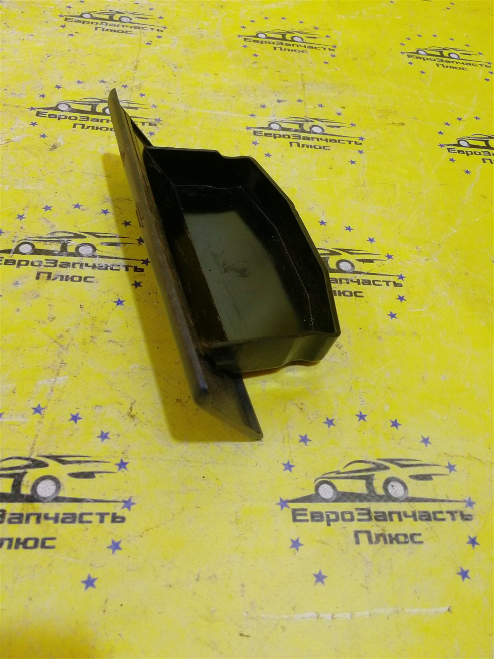 Пепельница Land Rover Discovery AH2204812BB контрактная