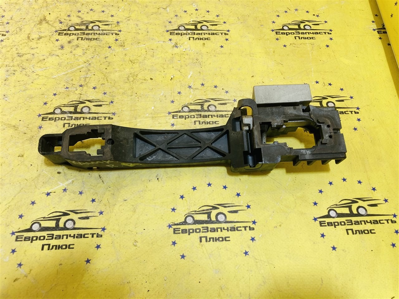 Кронштейн ручки двери левый Nissan Qashqai J10 80611EB30B контрактная