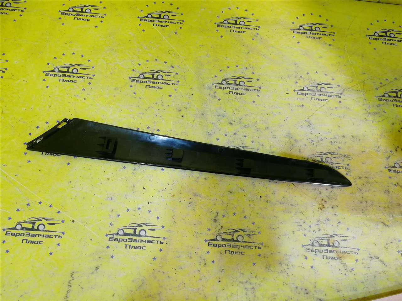 Накладка двери правая Mondeo 4 CD345