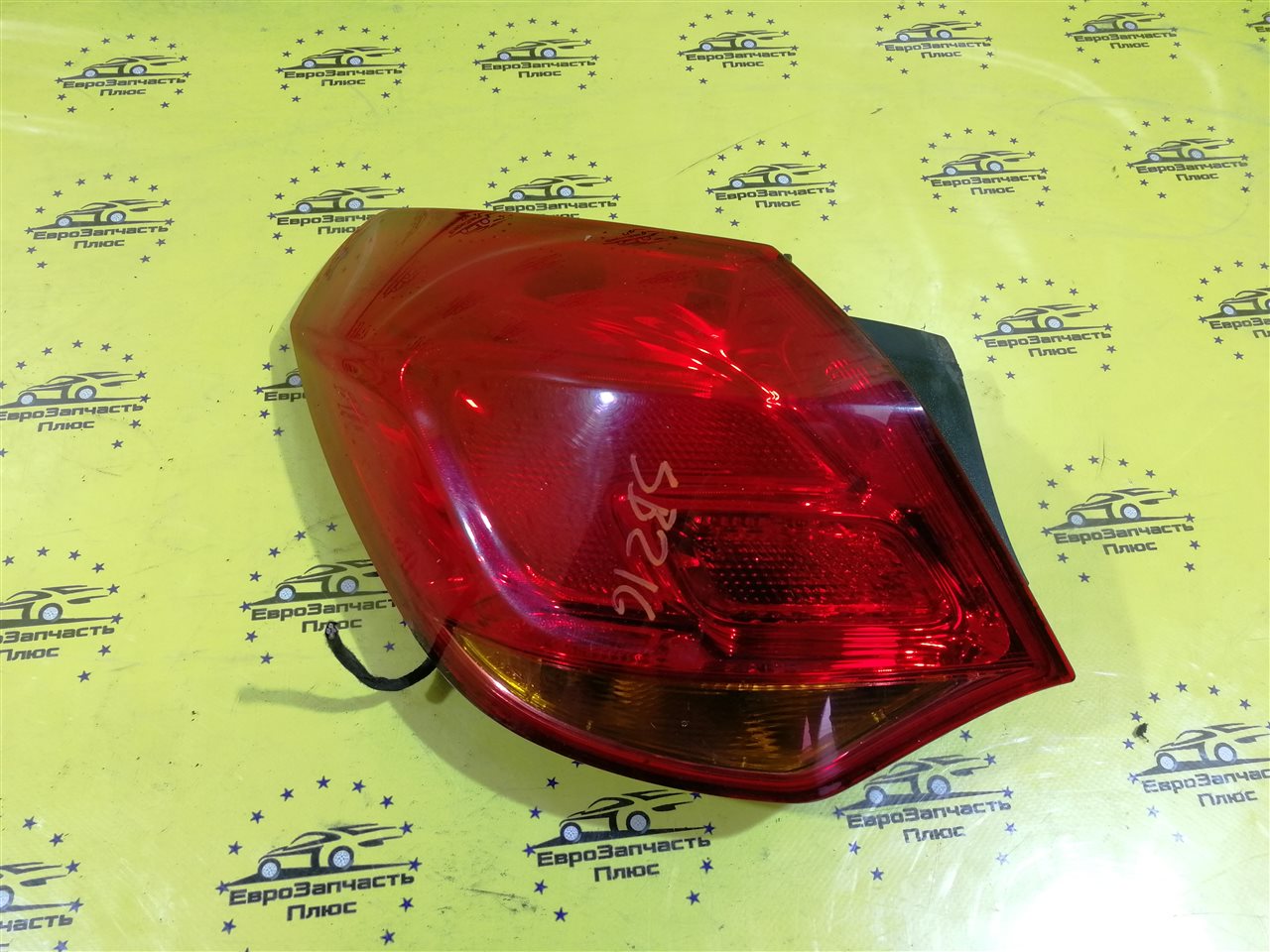 Фонарь задний левый Opel Astra J 13306453 контрактная