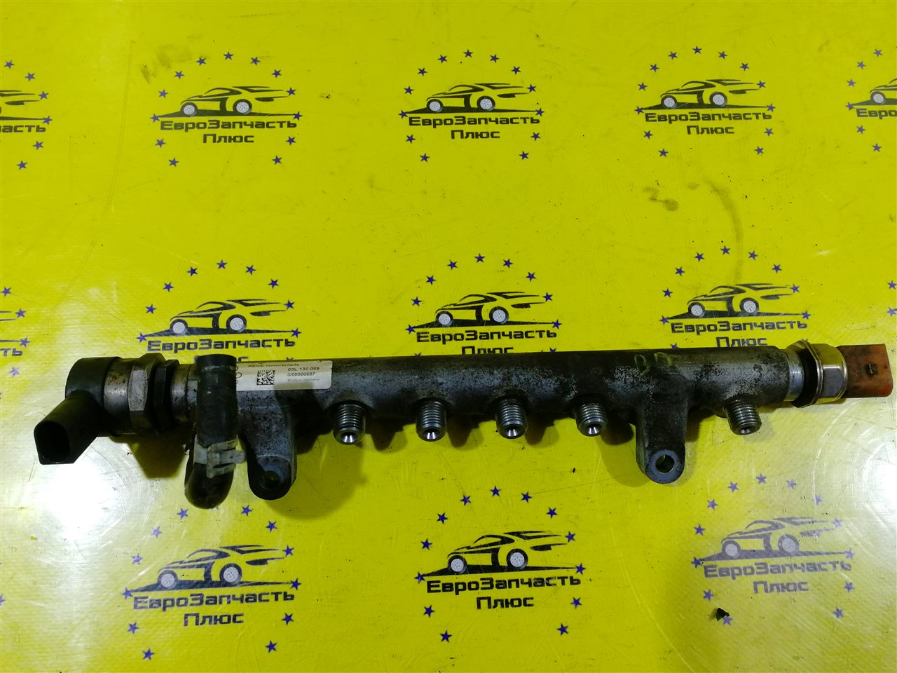Рампа топливная Volkswagen Passat B6 03L130089 контрактная