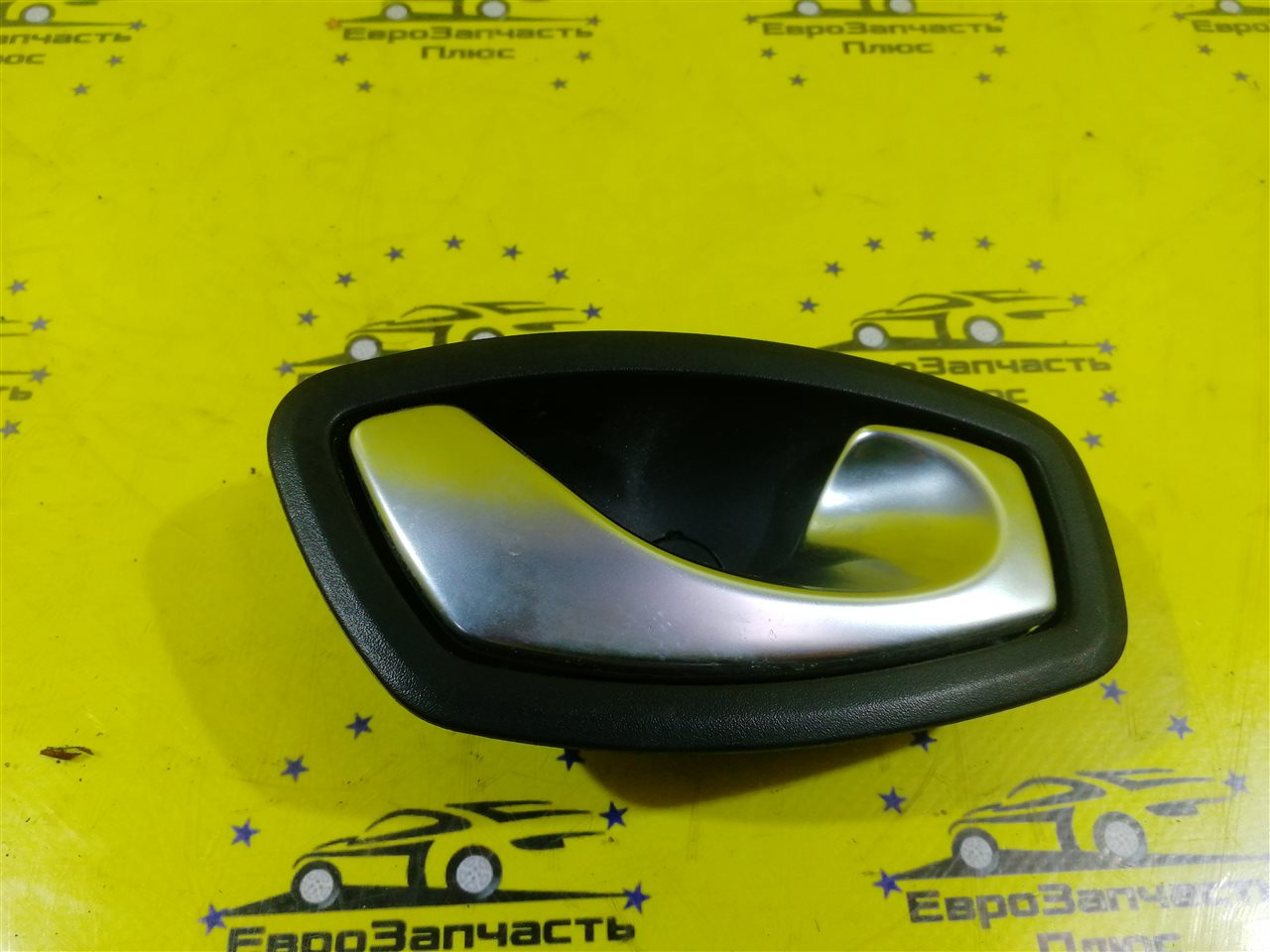 Ручка двери правая Renault Megane 3 826720001R контрактная