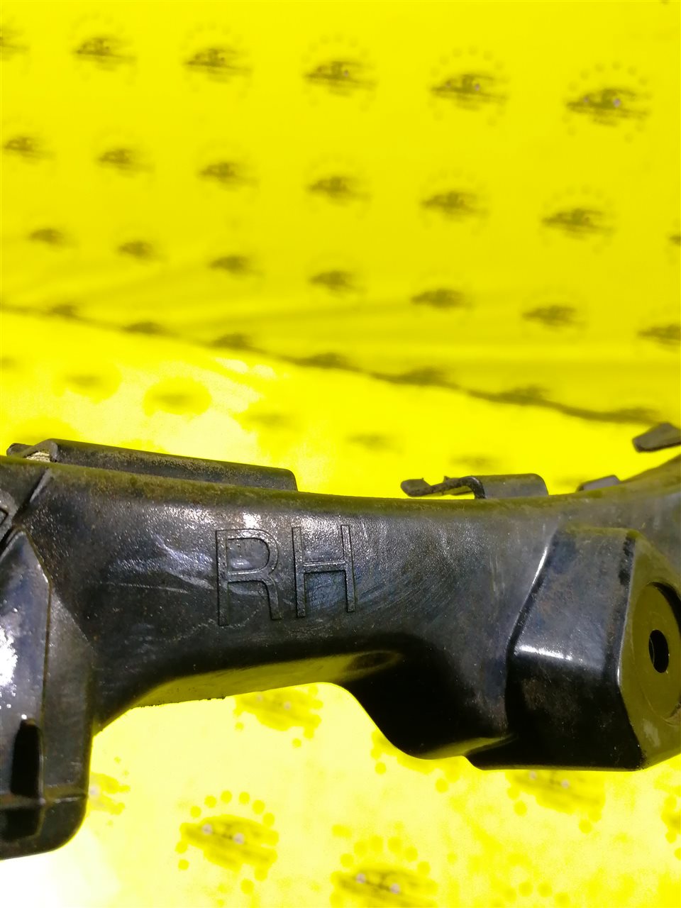 Кронштейн бампера задний правый Ceed 1 Кронштейн бампера задний правый Ceed 1