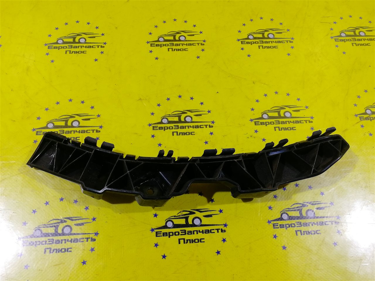 Кронштейн бампера задний правый Kia Ceed 1 Кронштейн бампера задний правый Kia Ceed 1