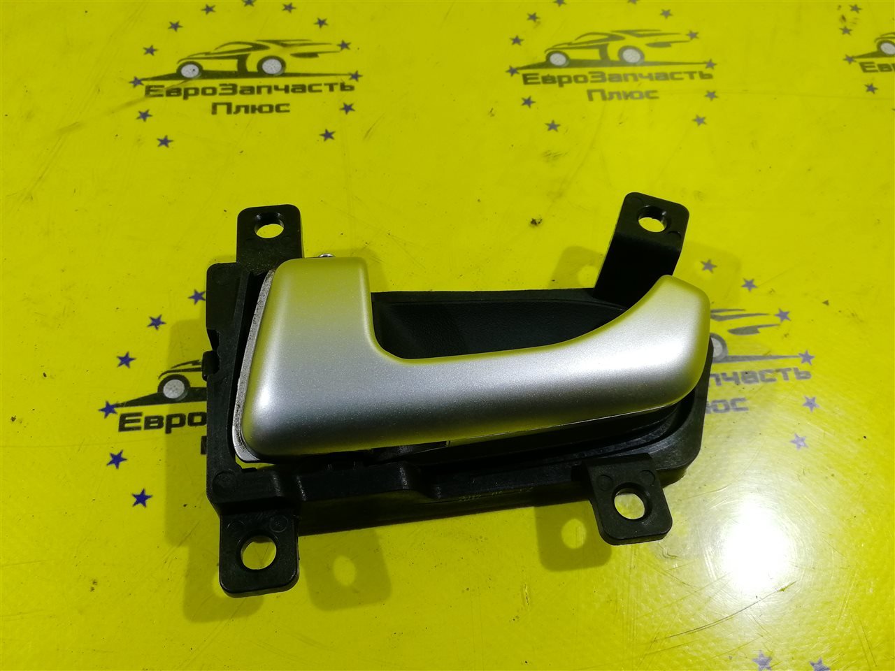 Ручка двери левая Kia Sportage 3 826103U000 контрактная