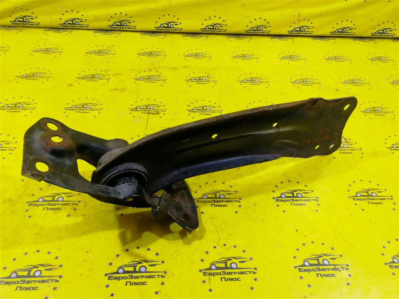 Рычаг продольный задний левый Volkswagen Passat B6 3C0505129B контрактная