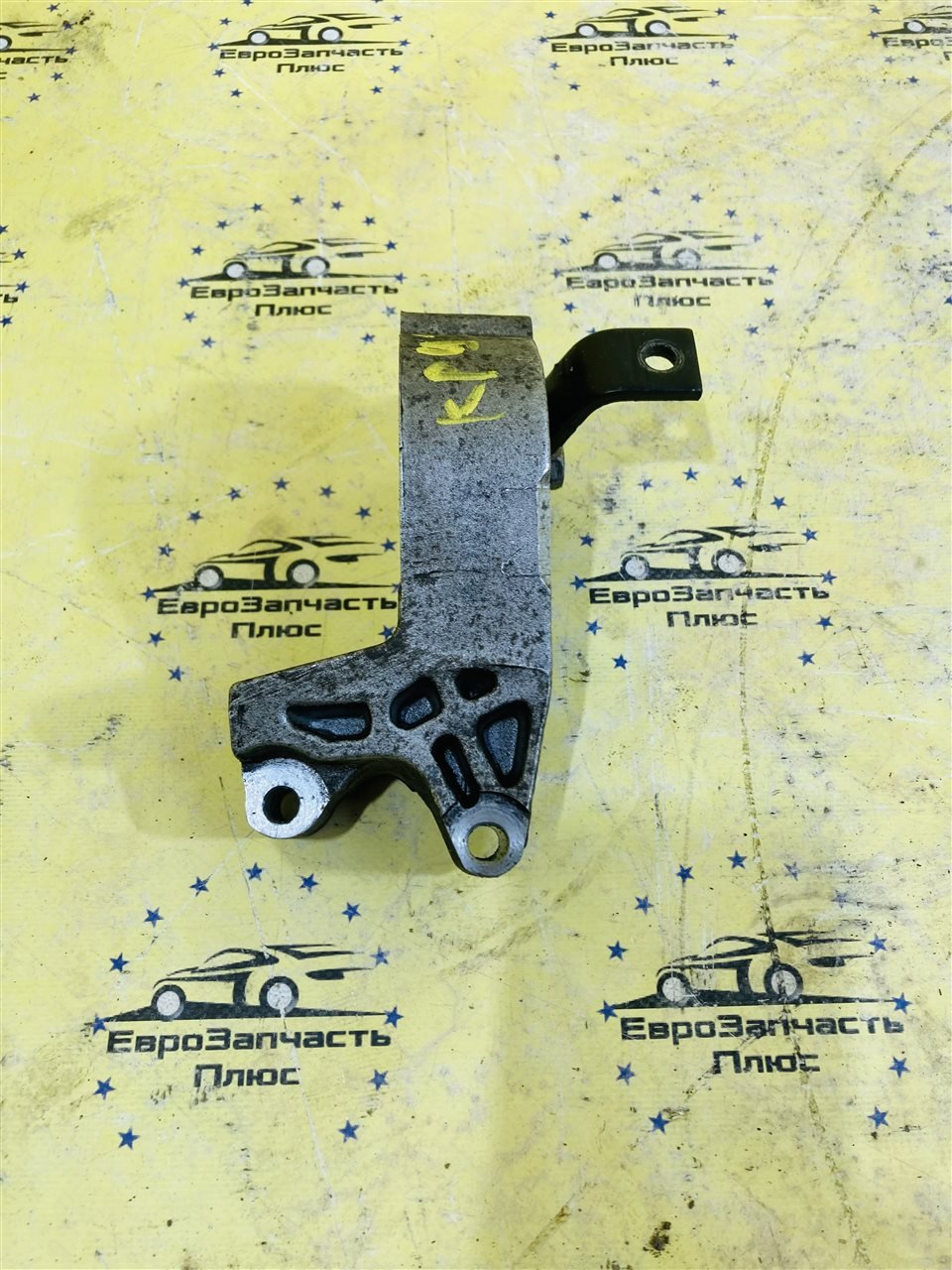 Кронштейн ГУР Chevrolet Cruze J300 1.6 55562276 контрактная