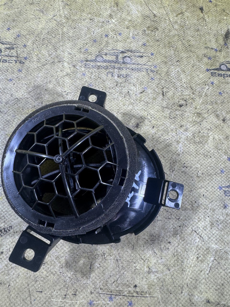 Дефлектор воздуховода левый Juke F15