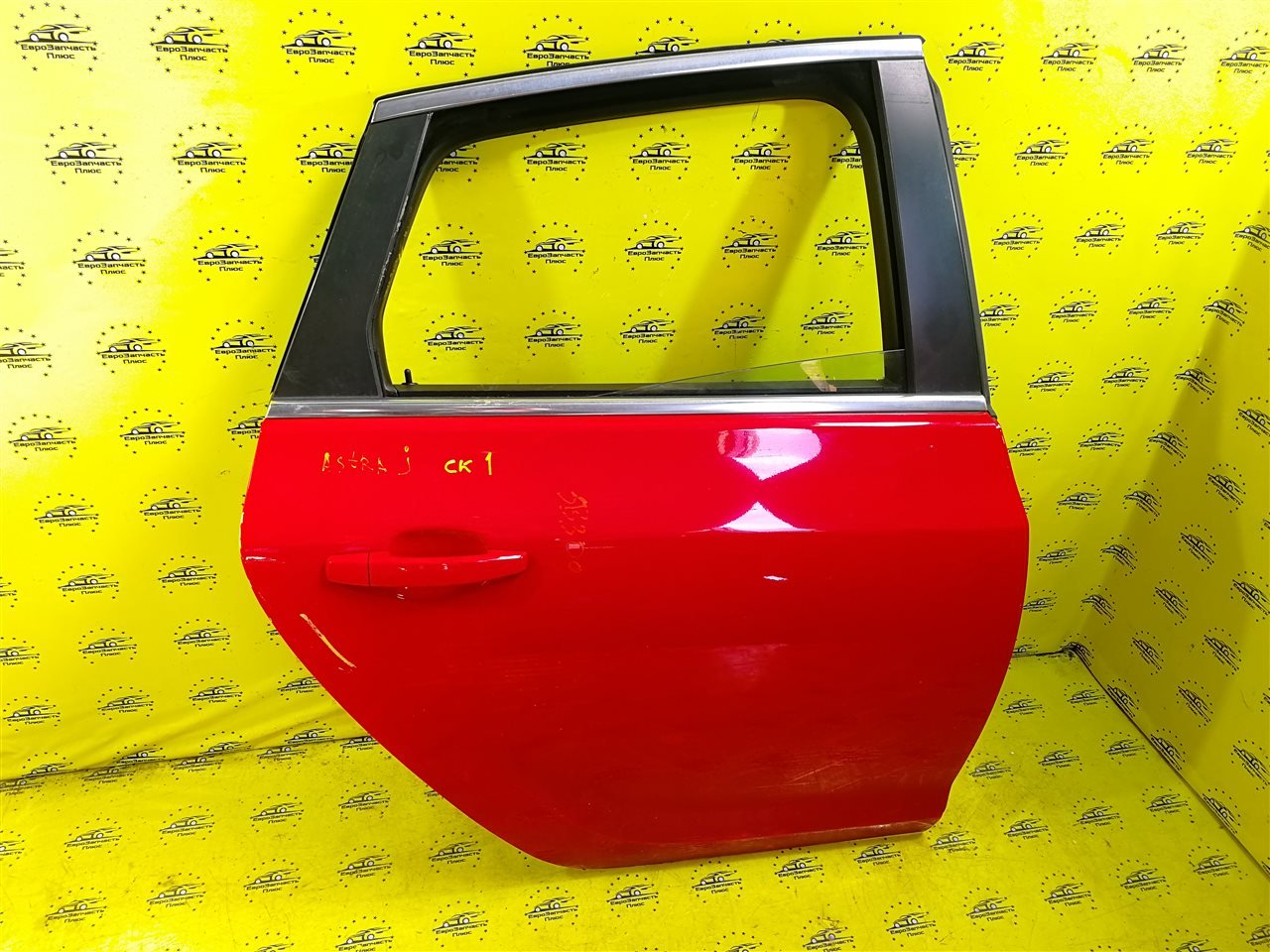 Дверь задняя правая Opel Astra J 13301547 контрактная