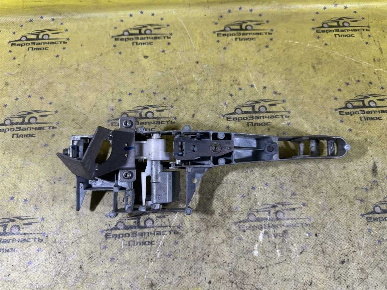 Ручка двери передняя правая Peugeot 308 910959 контрактная