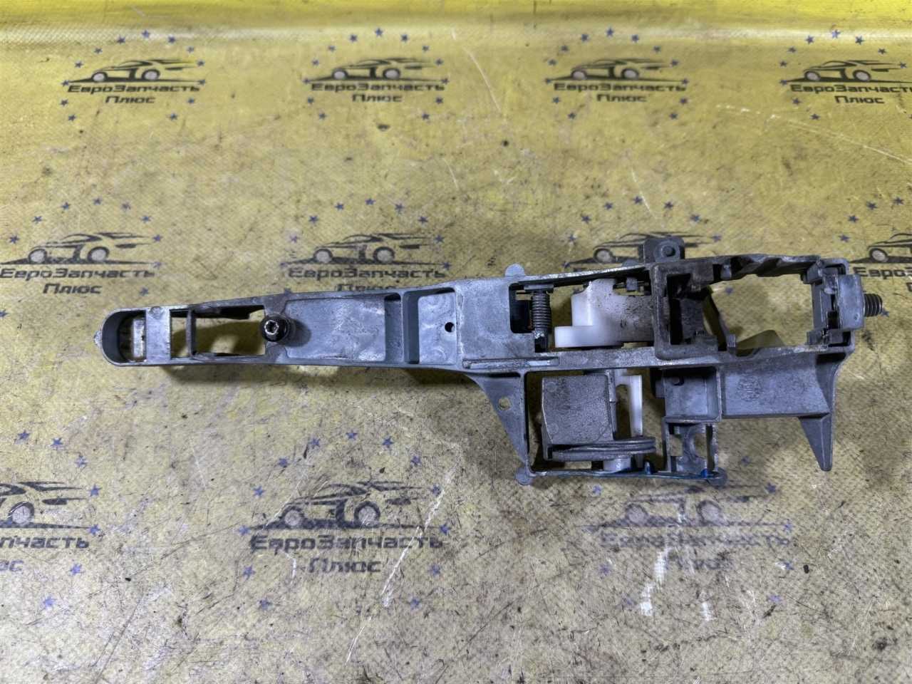 Ручка двери передняя правая 308