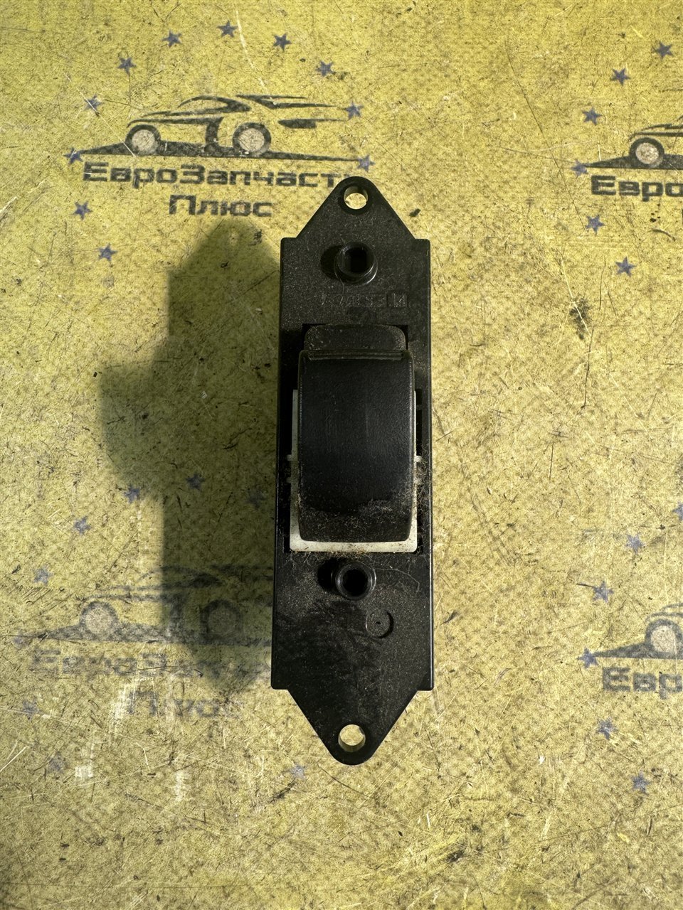 Кнопка стеклоподъемника передняя правая Mitsubishi ASX GA MR587944 контрактная