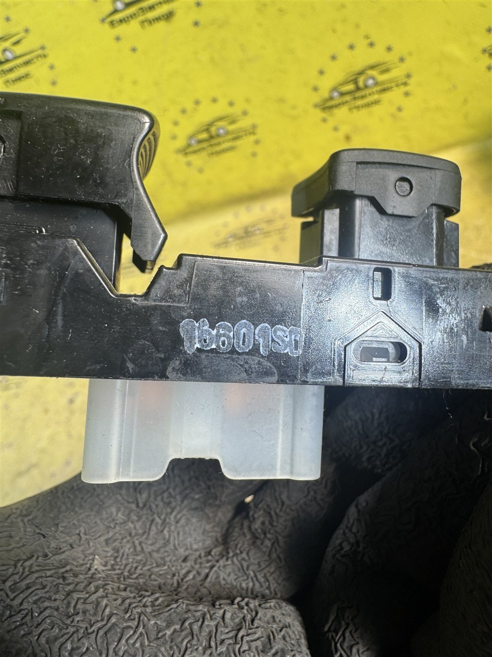 Кнопка стеклоподъемника Qashqai J11