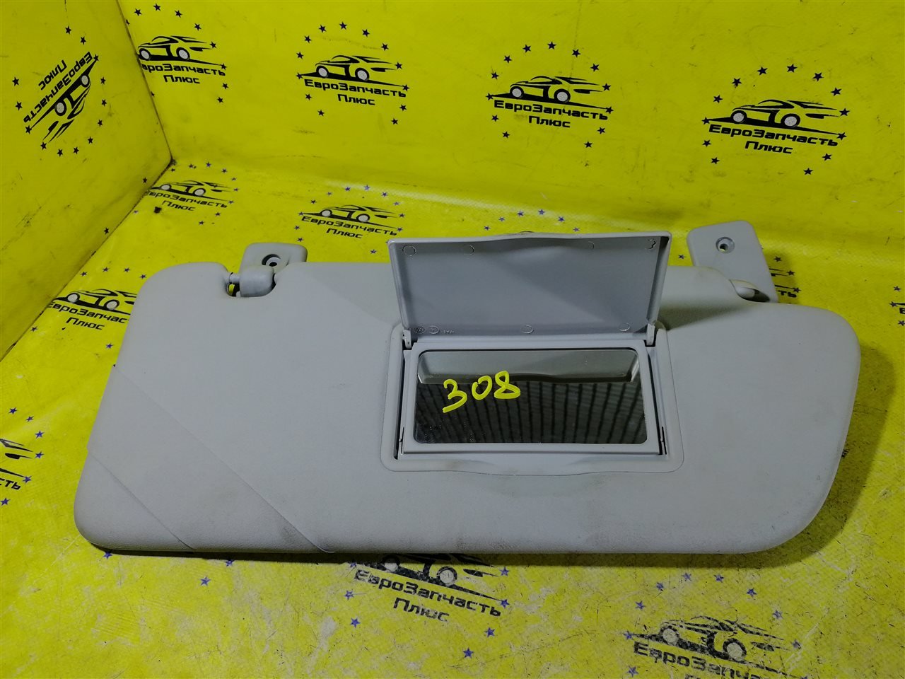 Козырек солнцезащитный правый 308