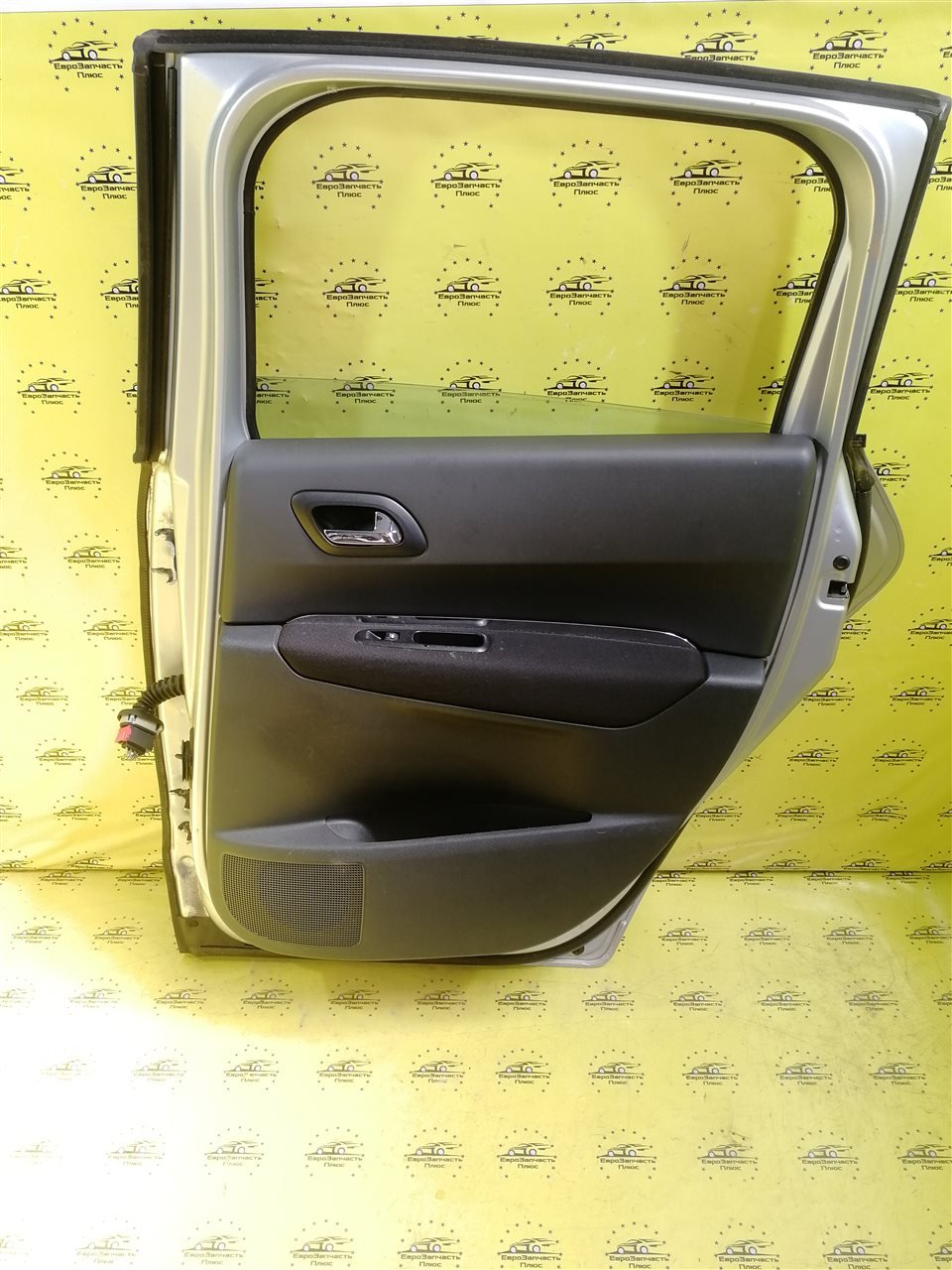Дверь задняя правая 3008