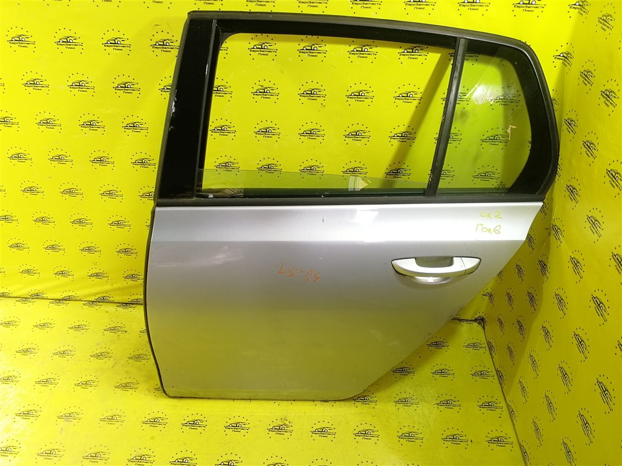Дверь задняя левая Volkswagen Golf 6 5K6833055K контрактная