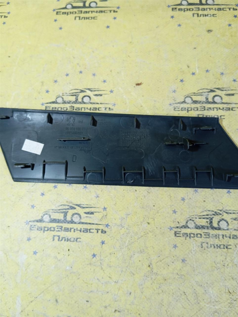 Накладка на торпедо 3008