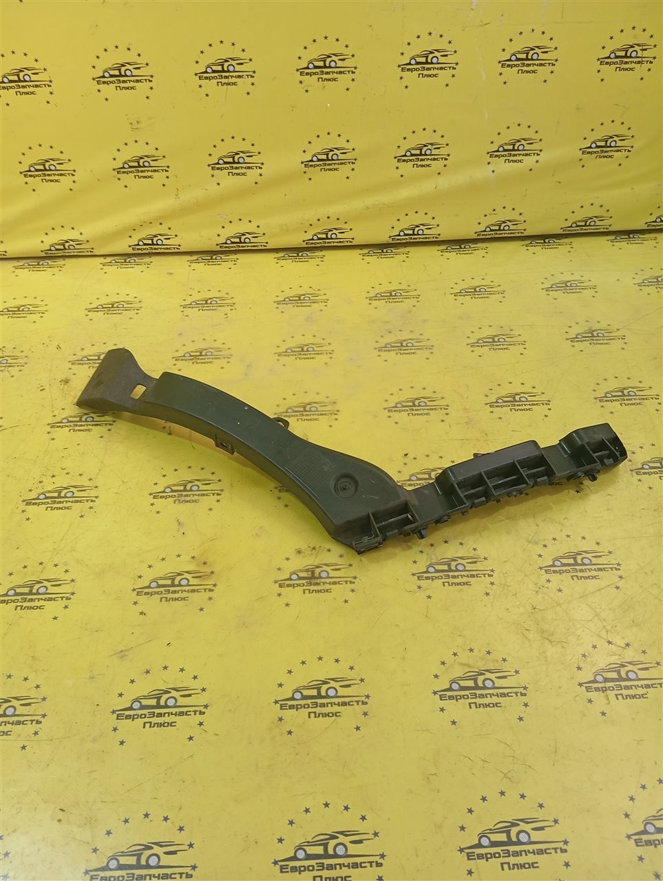 Кронштейн бампера задний правый Peugeot 3008 9683047280 контрактная